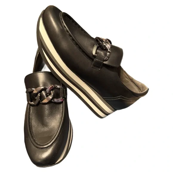 SOFTWAVES Black Leather Loafers with Chain Accent – Size 40 - Picture 3 of 5